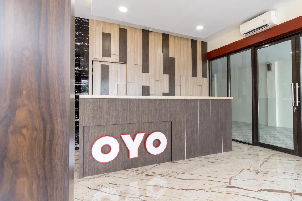 Oyo 727 メルリオン ホテル メダン エクステリア 写真